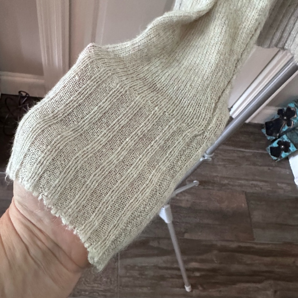 American Eagle Outfitters Cropped Hooded Sweater - Picture 3 of 6